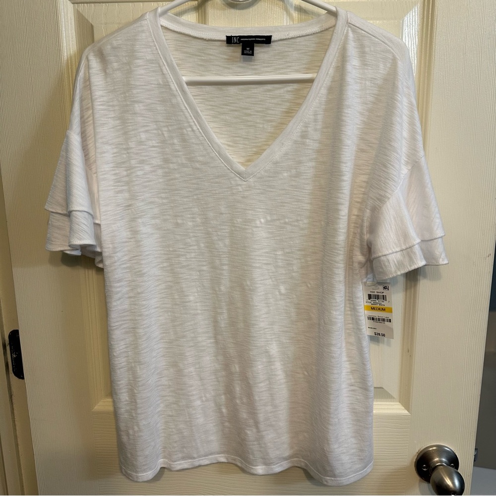 NWT Women’s INC International Concepts White Short Sleeve Top, size Medium